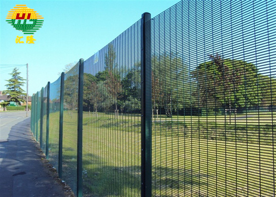 Green Ral 6005 Anti Climb 358 Mesh Fencing Panels 2.3m Height 540-690N/m2