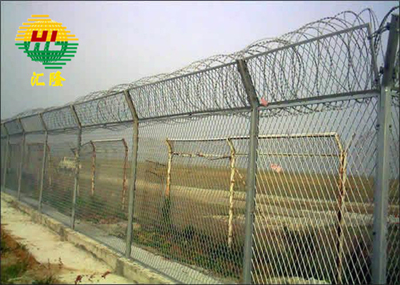 Hot Dip Galvanized 6ft Chain Link Fencing Top With Barbed Wire
