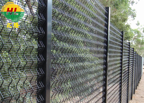 4.0mm / 8 Gauge Wire Diameter Welded Mesh Fence Pvc Coated 358 square post