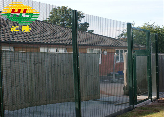 Galvanized Pvc Coated 4mm Welded Mesh Fence 6 Ft For Airport Or Farm