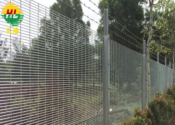 Galvanized Pvc Coated 4mm Welded Mesh Fence 6 Ft For Airport Or Farm