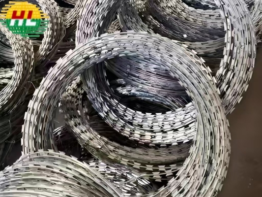 Multi Material Razor Barbed Wire With 700 Coil Diameter And 2.0 Wire Diameter