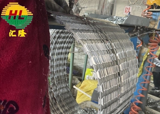 Producción de protección de seguridad de alambre de púas con cuchilla de alambre de red galvanizado por inmersión en caliente