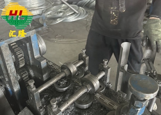 Acero galvanizado o acero inoxidable Concertina alambre de púas para la seguridad militar en Ucrania